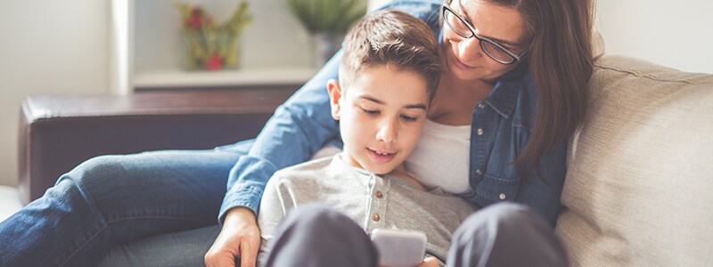 smartphone-boy_parent