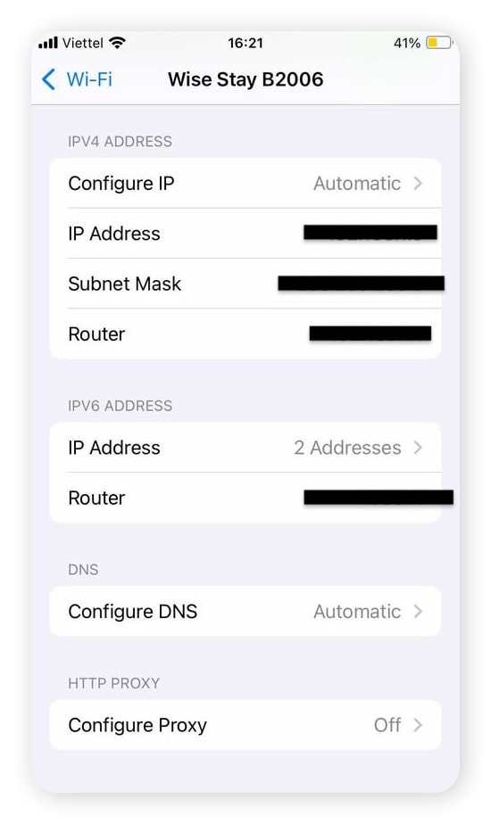 Menu for configuring DNS manually on iPhone.